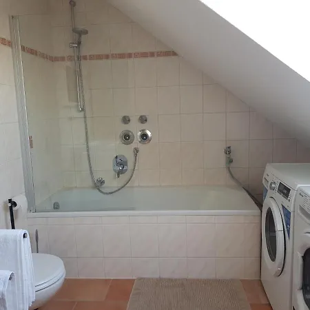 Beautiful 3 110 M2, Kostenloser Parkplatz, Grosser Balkon * Heßdorf