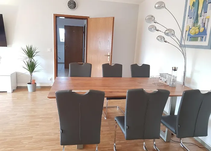 Beautiful 3 110 M2, Kostenloser Parkplatz, Grosser Balkon アパート Heßdorf