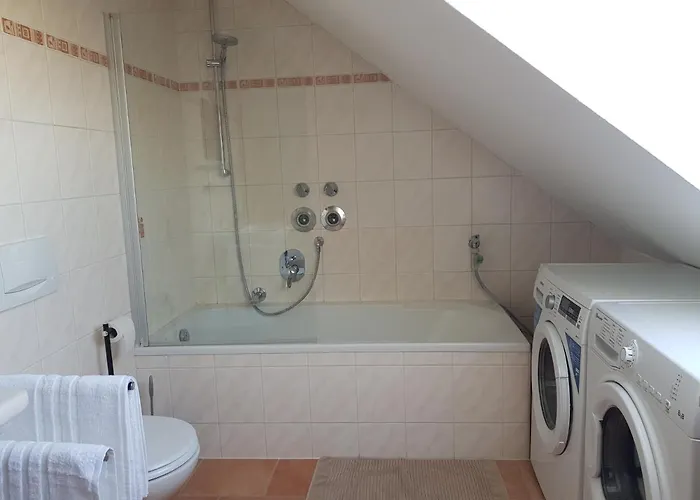 Beautiful 3 110 M2, Kostenloser Parkplatz, Großer Balkon * Heßdorf