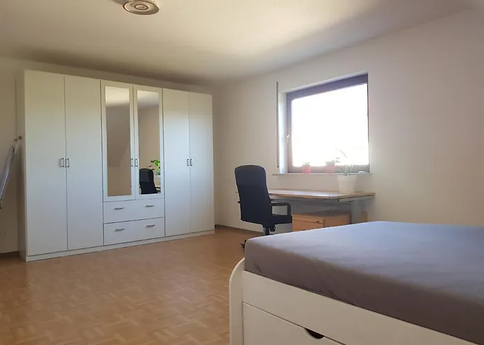 Beautiful 3 110 M2, Kostenloser Parkplatz, Großer Balkon Apartment *