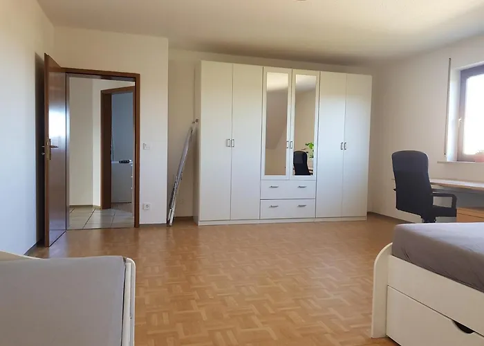 Beautiful 3 110 M2, Kostenloser Parkplatz, Großer Balkon Apartment Heßdorf